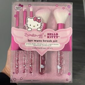 NWT The Crème Shop x Hello Kitty Luv Wave Brush Set